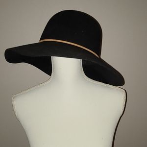 Phenix women's black hat